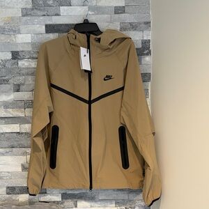 New!! Nike tech men's windbreaker rain jacket